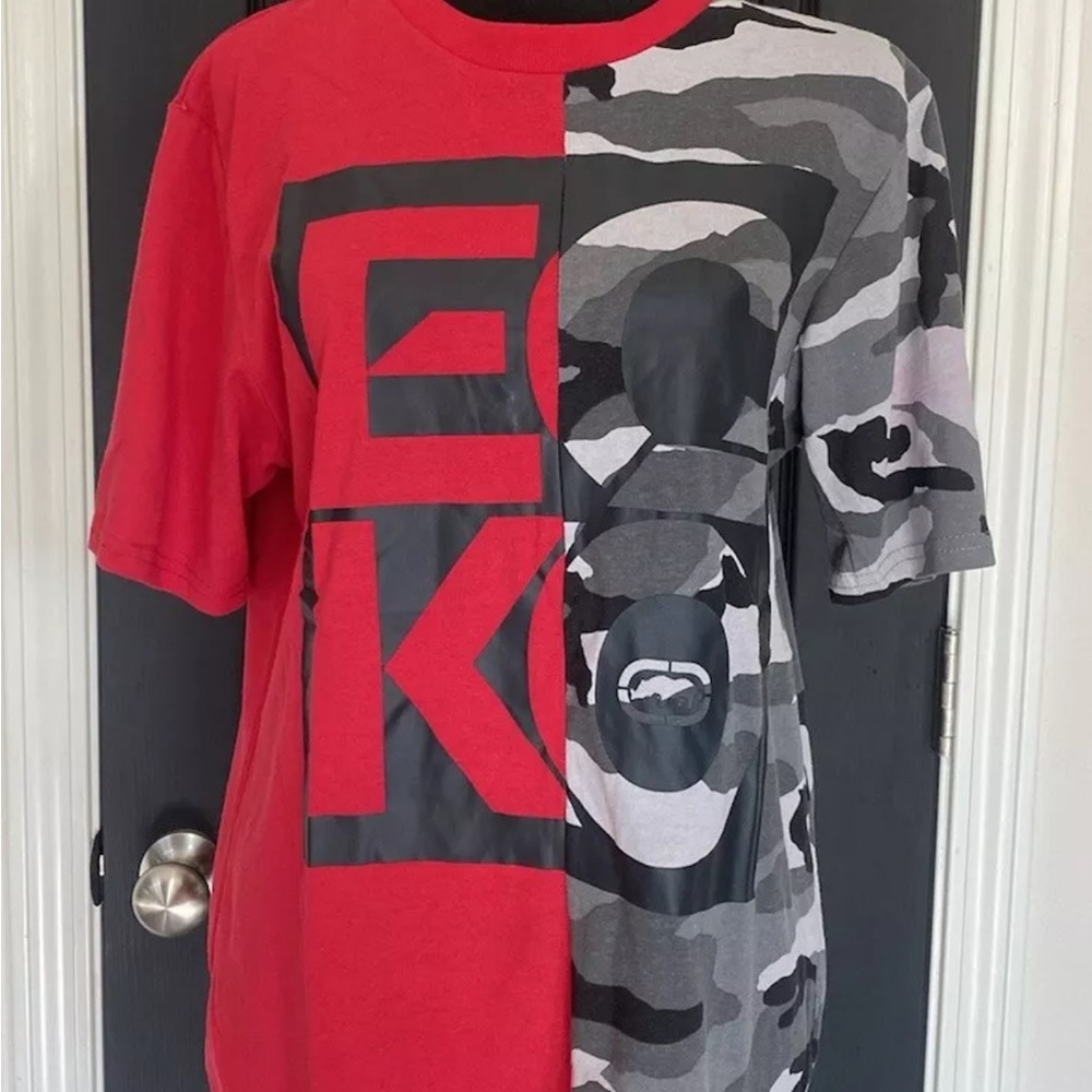Men’s Large Ecko unlimited split camo tee